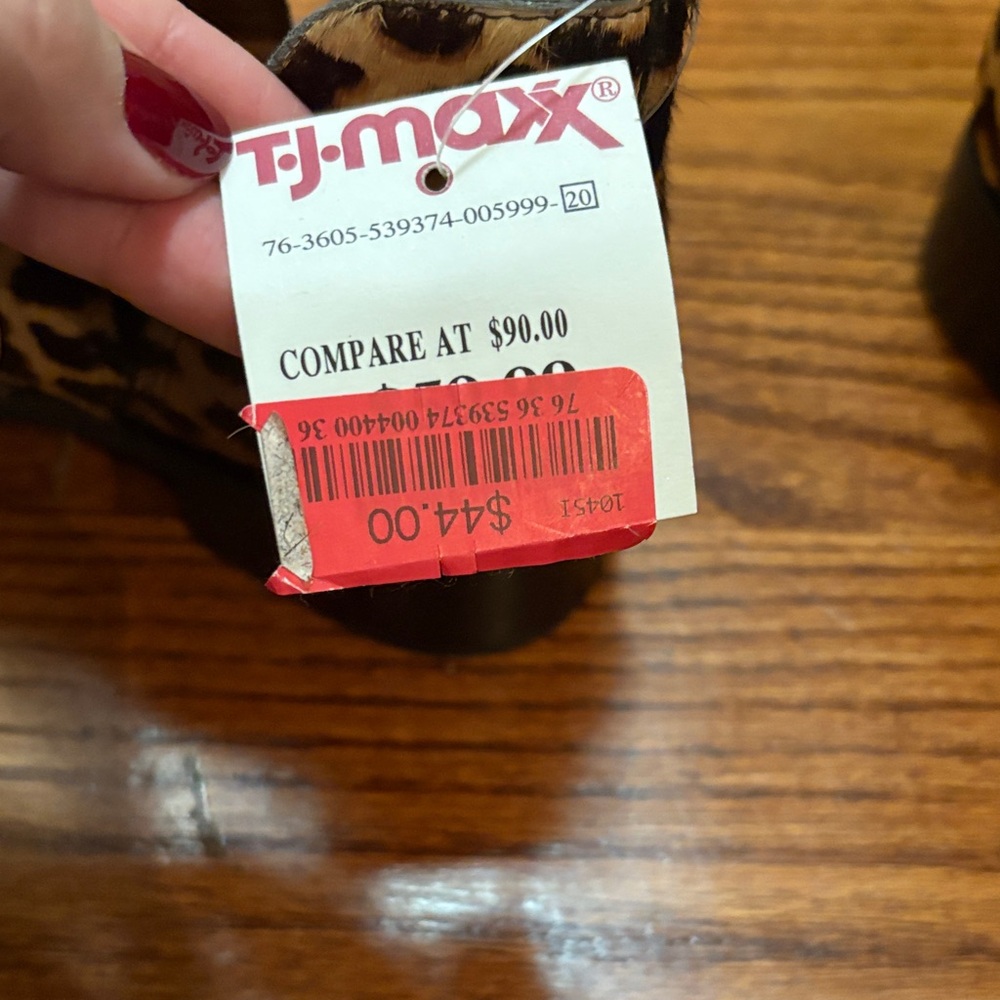 T.J.Maxx Leopard Pattern Boots - Picture 2 of 4